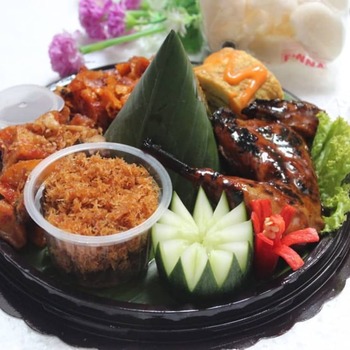 Bunda Nur Catering nasi kotak nasi kuning tumpeng